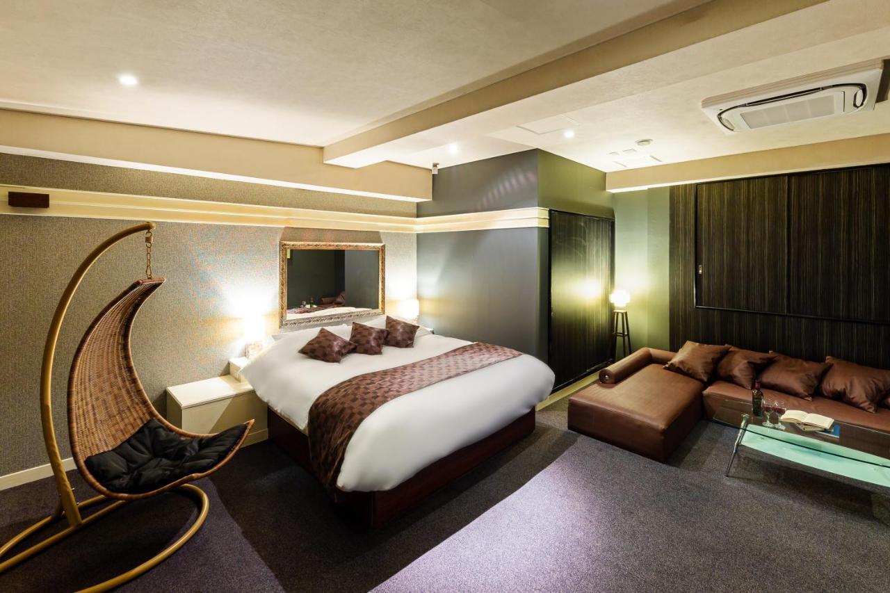 Hotel Love Jewel Кіта-Кюшю Екстер'єр фото