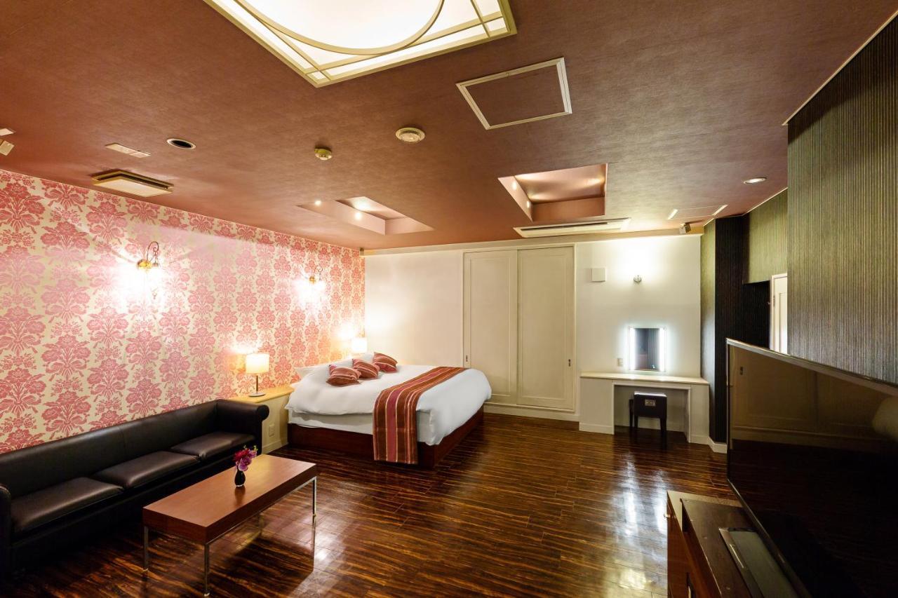 Hotel Love Jewel Кіта-Кюшю Екстер'єр фото
