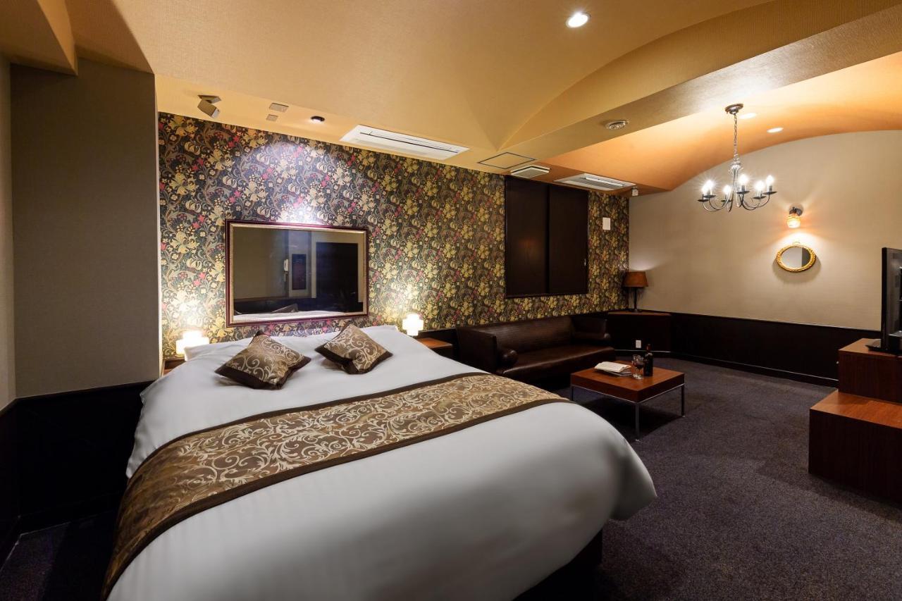 Hotel Love Jewel Кіта-Кюшю Екстер'єр фото